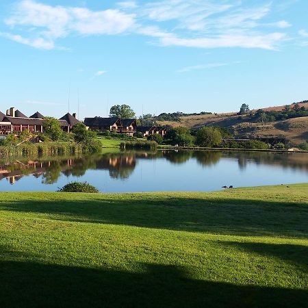Kloofzicht Lodge & Spa Krugersdorp Exterior foto The village of Sunstone