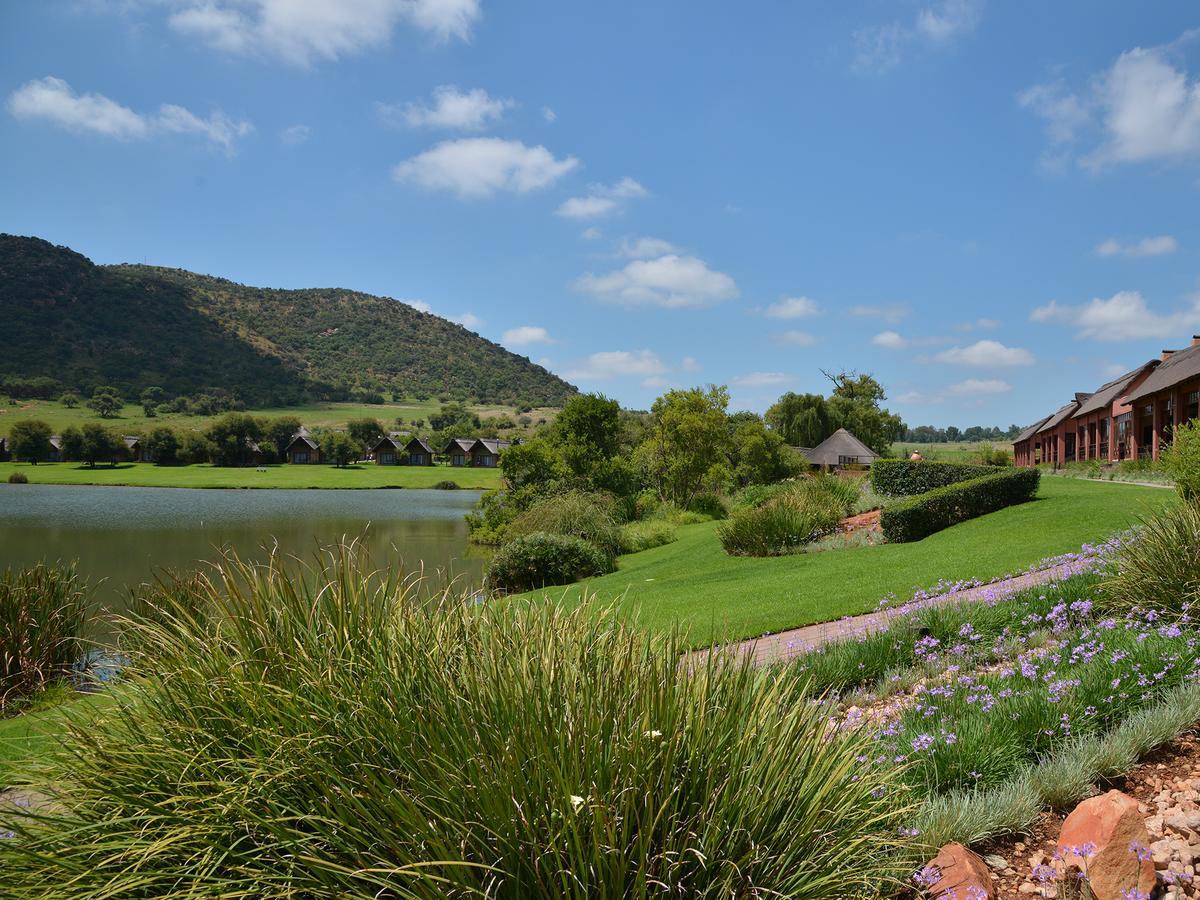 Kloofzicht Lodge & Spa Krugersdorp Exterior foto View of the resort