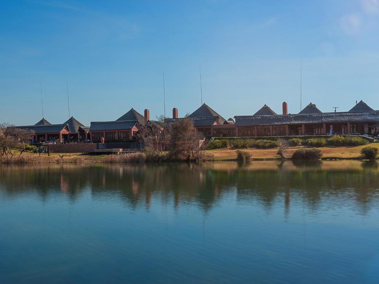 Kloofzicht Lodge & Spa Krugersdorp Exterior foto The Fort Worth Botanic Garden